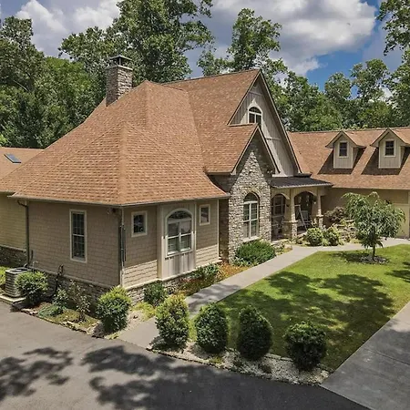 Escape To The Estate At Mill Creek Luxury 5Bed With Private Pool Hot Tub Game Room Fire Pit